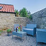 2 Bed In York Oc-96097 Holiday home *
