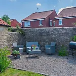 2 Bed In York Oc-96097 Holiday home