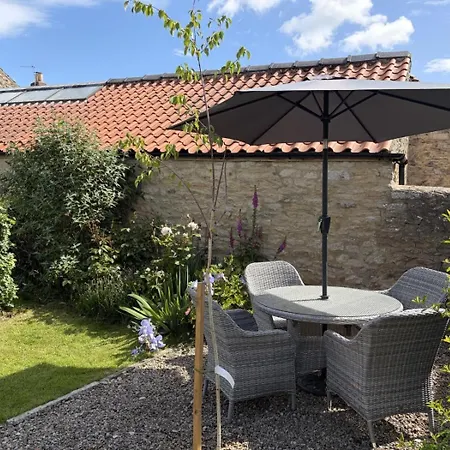 2 Bed In York Oc-96097 Holiday home